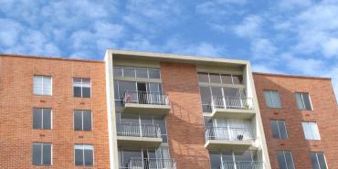 ¿Por qué las viviendas de estrato medio tuvieron un aumento en su valor?